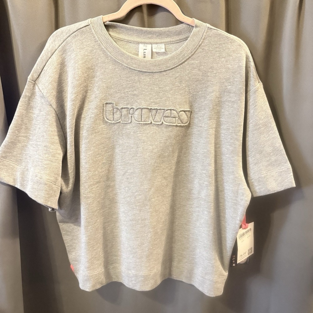Lusso Atlanta Braves Gray Short Sleeve Sweatshirt Baseball Women's Sz L NWT READ - Picture 1 of 16